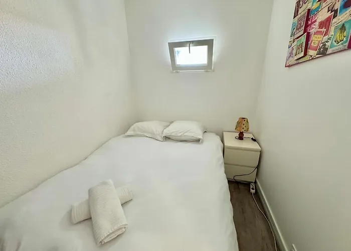 Sable - T2 Avec 1 1 Salle De Bain 1 Canape-lit Et Balcon * Lacanau