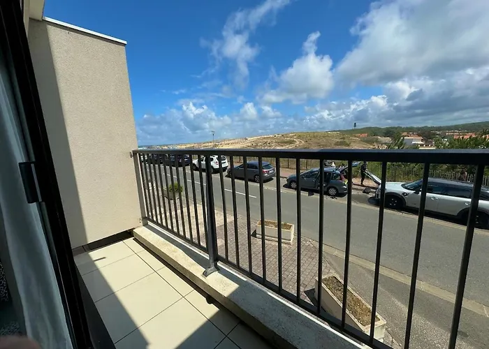 Sable - T2 Avec 1 1 Salle De Bain 1 Canape-lit Et Balcon *